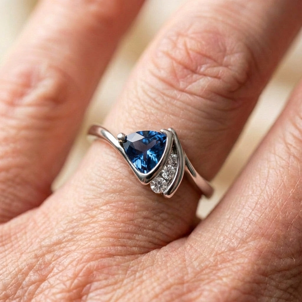 Vintage Silver Blue Trillion Stone Ring