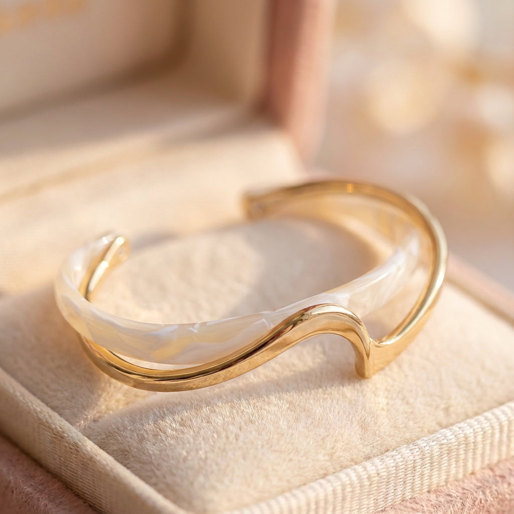 White Opal Elegant Golden Bracelet