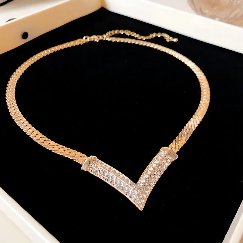 Elegant Gold Crystal Necklace