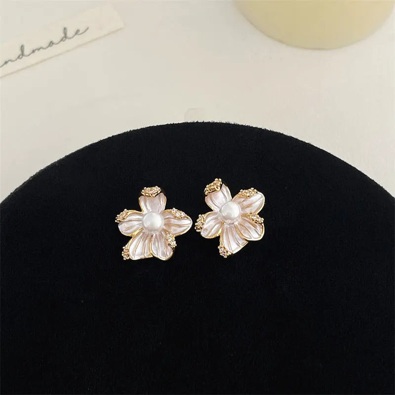Elegant Pearl Flower Earrings