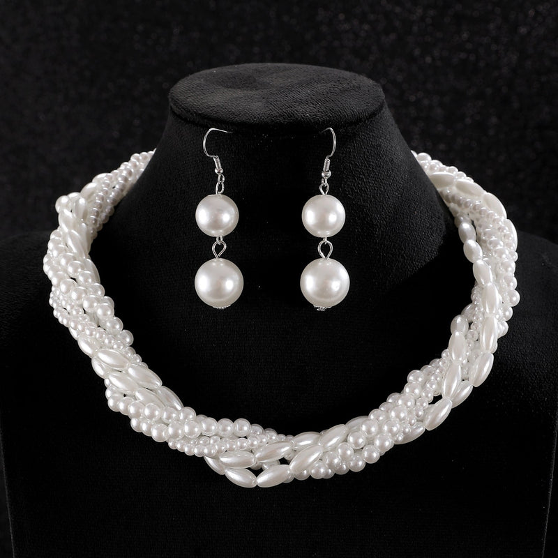 Classic Pearl Necklace