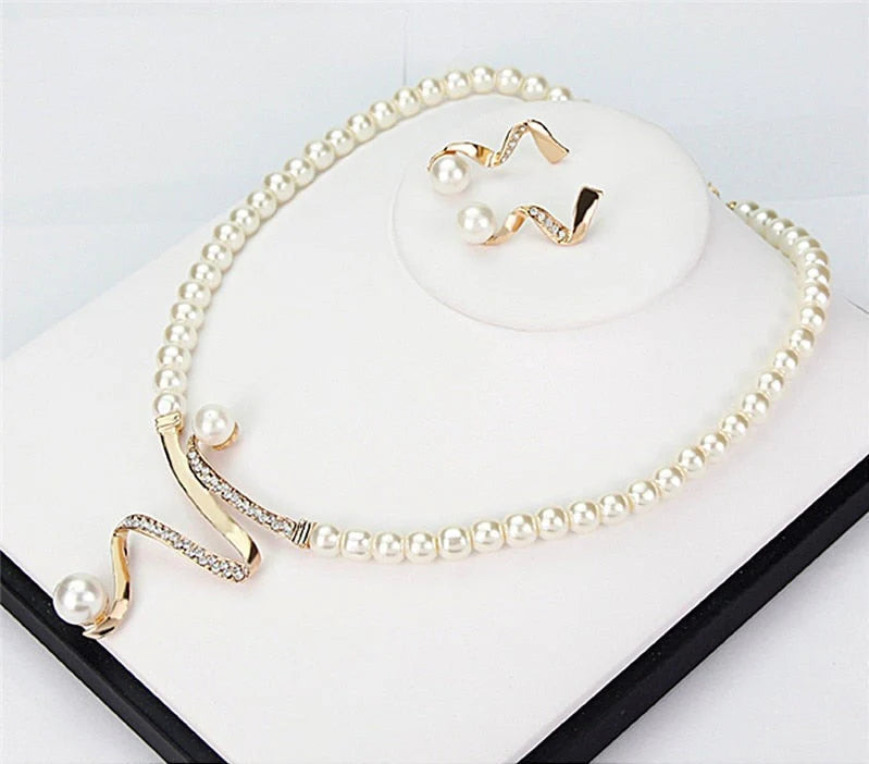 Elegant Pearl Necklace