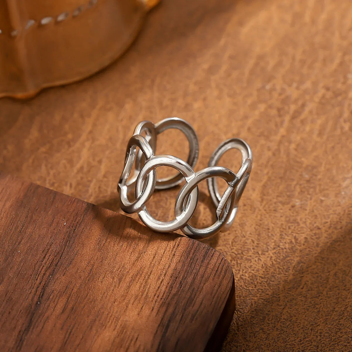 Modern Linked Ring