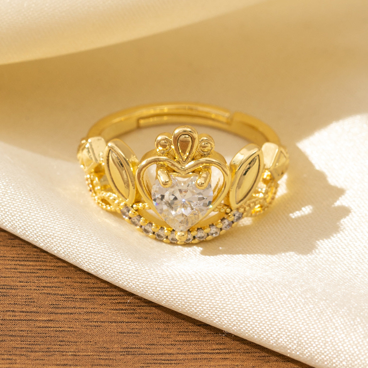 Romantic Gold Heart Ring