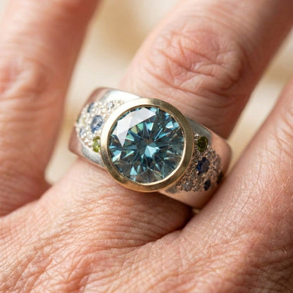 Vintage Bright Blue Zirconia Silver Ring