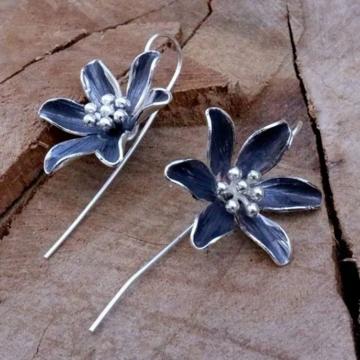 Elegant Blue Flower Earrings
