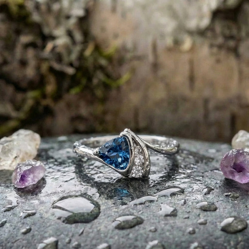Vintage Silver Blue Trillion Stone Ring