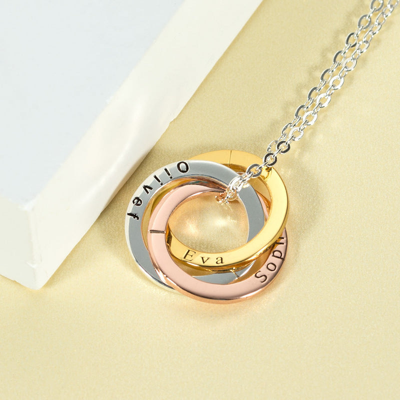 Classic Interlocking Necklace