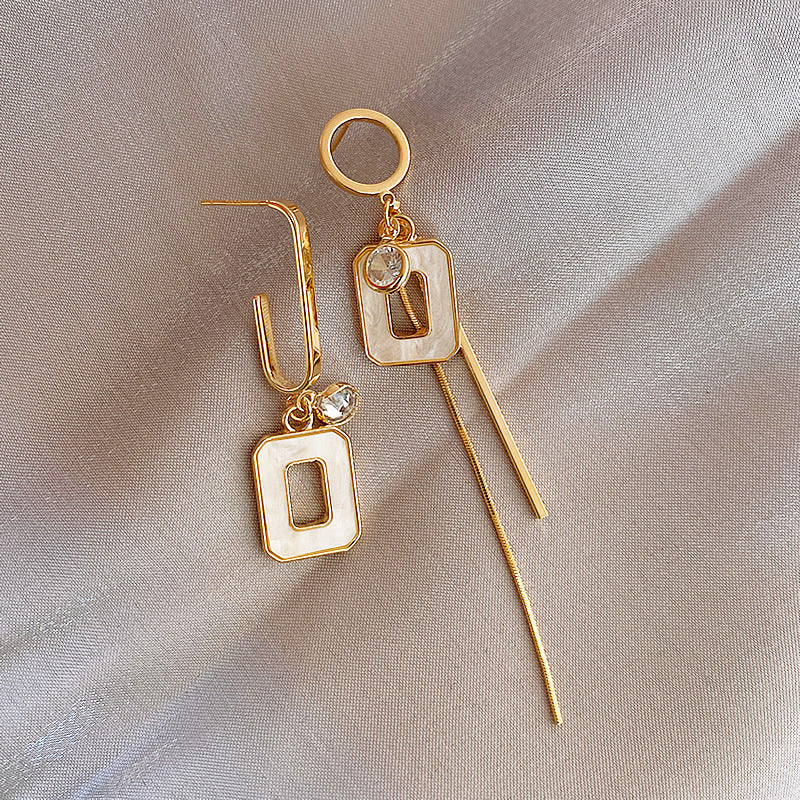Minimalist Pearl Earrings