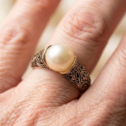 A Vintage Pearl Golden Ring