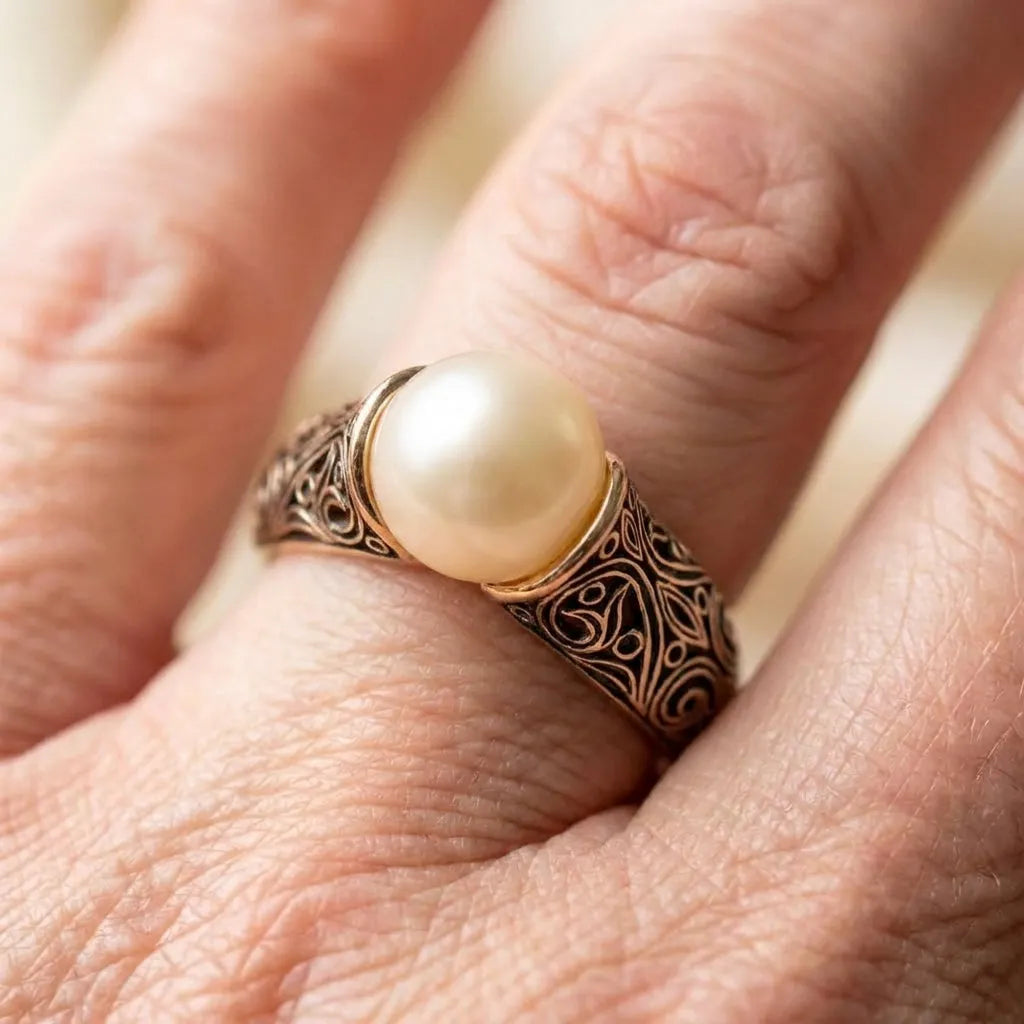 A Vintage Pearl Golden Ring