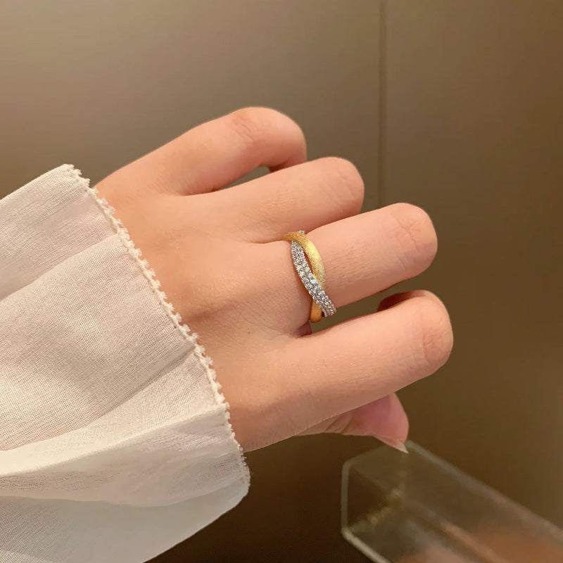 Elegant Twisted Gold Ring