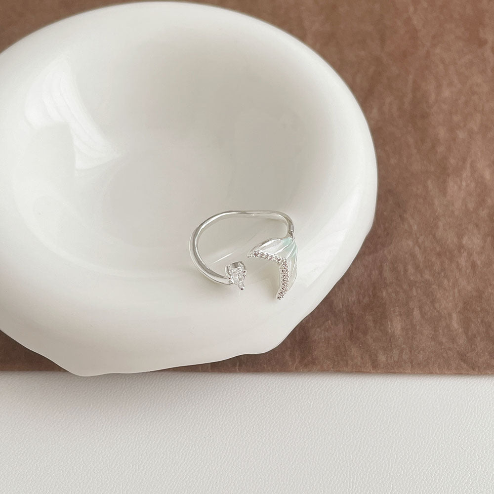 Elegant Silver Ring