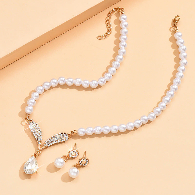Elegant Pearl Necklace