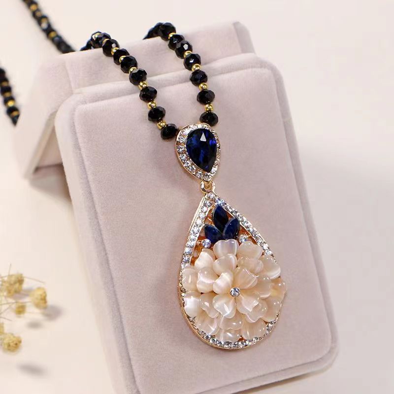 Elegant Sapphire Pearl Necklace
