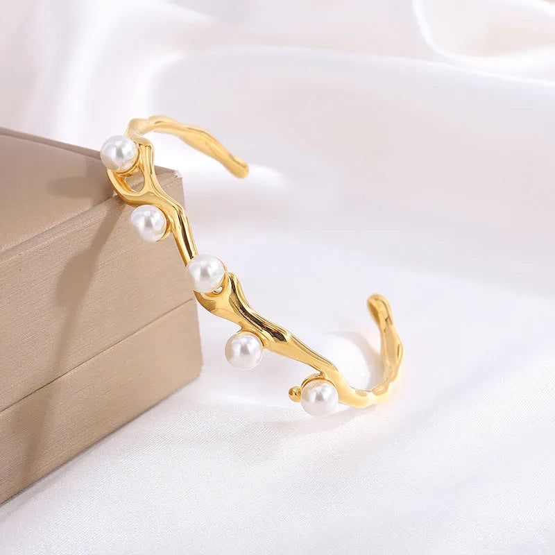Elegant Pearl Bracelet