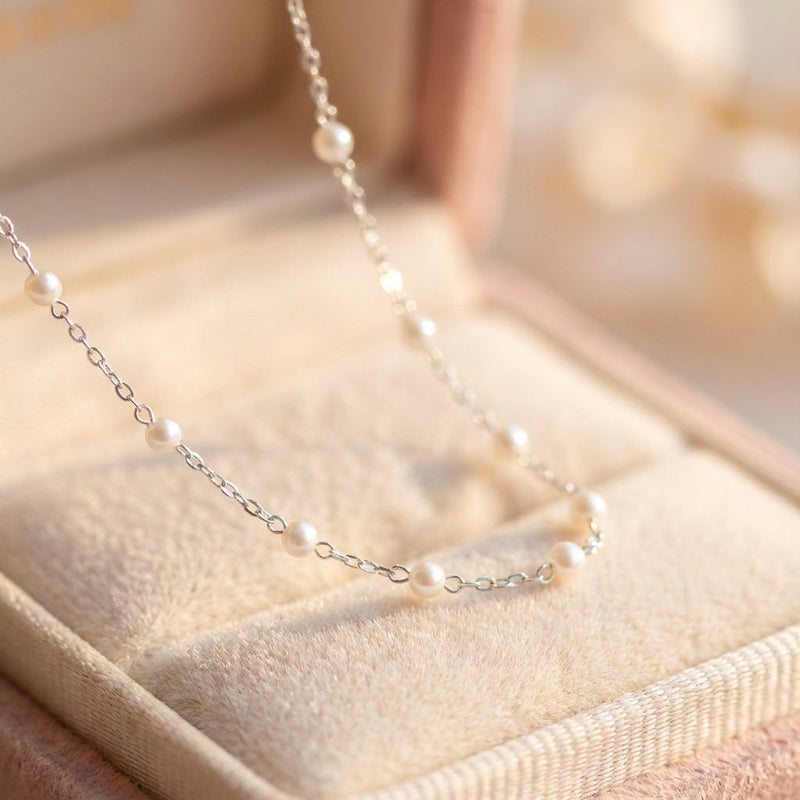 Elegant Shiny Pearl Necklace