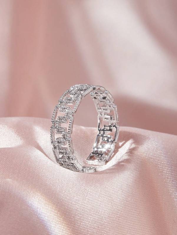 Elegant Diamond Ring