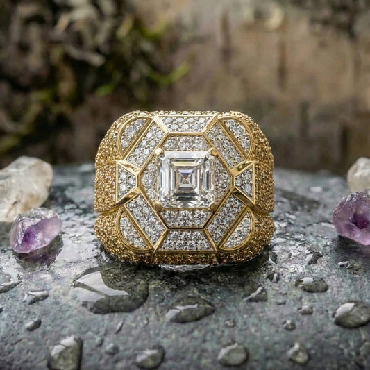 Elegant Gold Diamond Ring