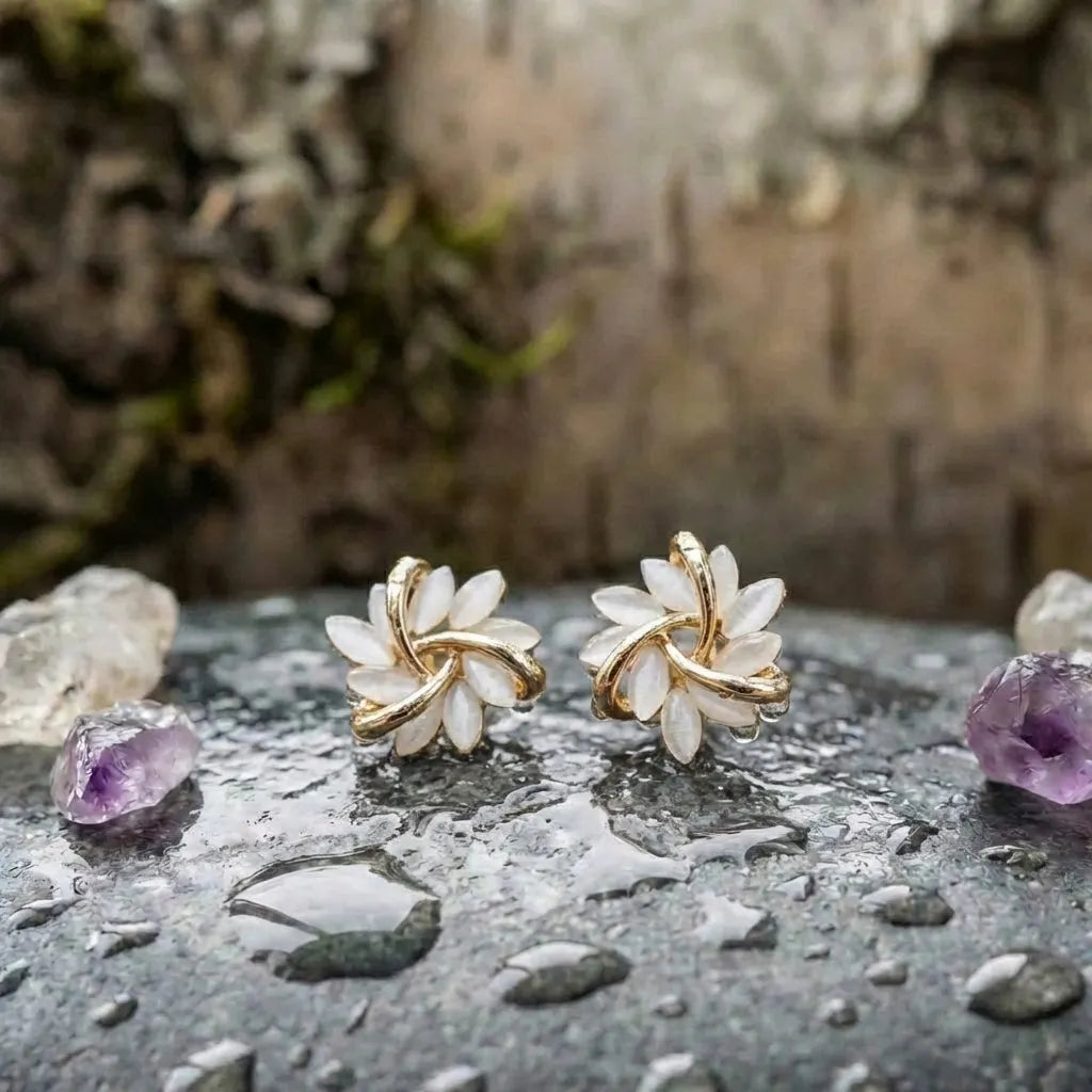 Elegant And Exquisite Opal Petal Circle Stud Earrings In Gold