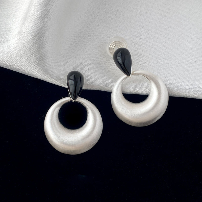 Modern Pearl Drop Earrings