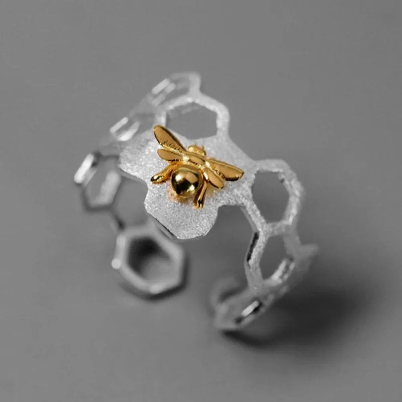 Elegant Bee Geometric Ring