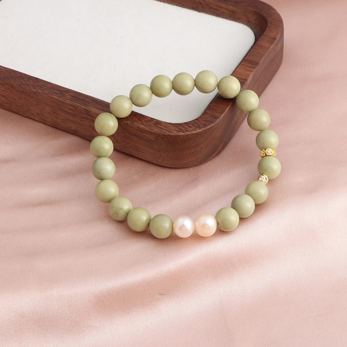 Elegant Pearl Bracelet