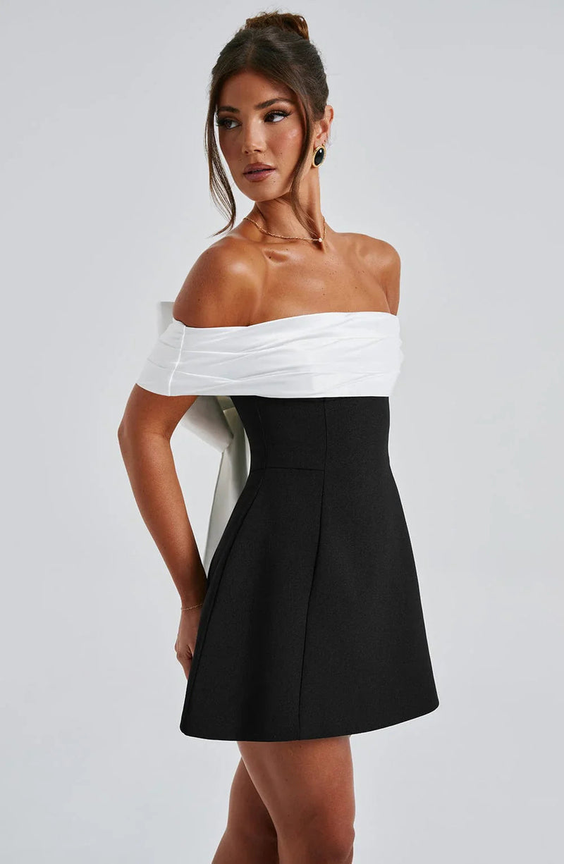 Sophisticated Mini Dress With a Bow Design
