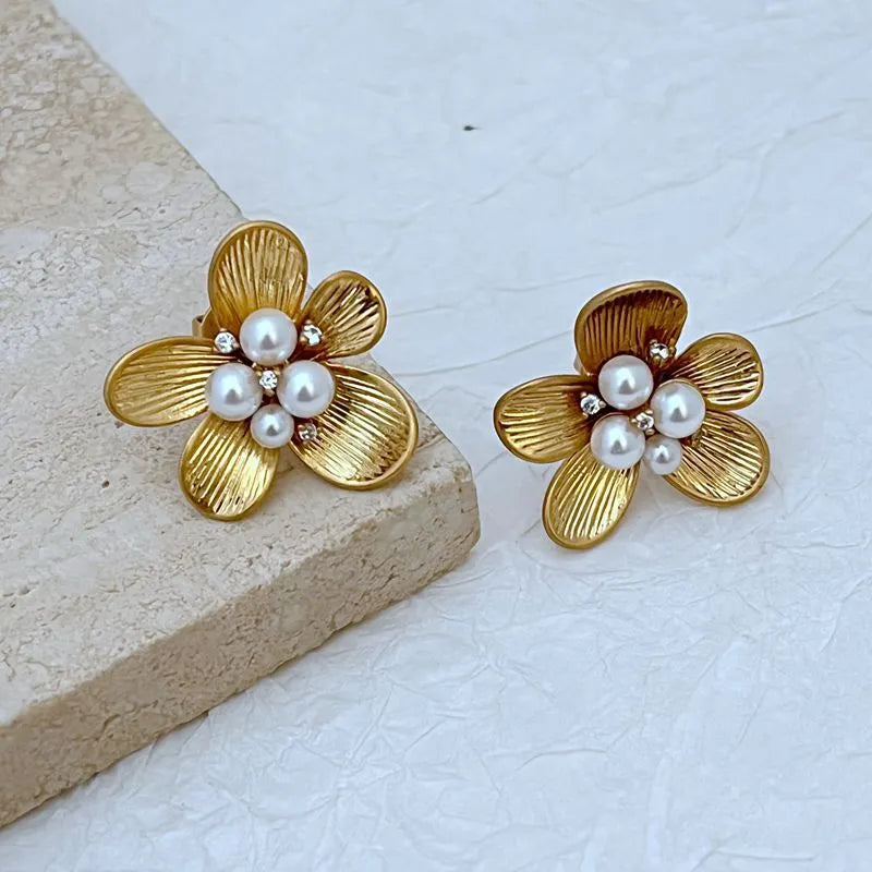 Elegant Pearl Flower Earrings