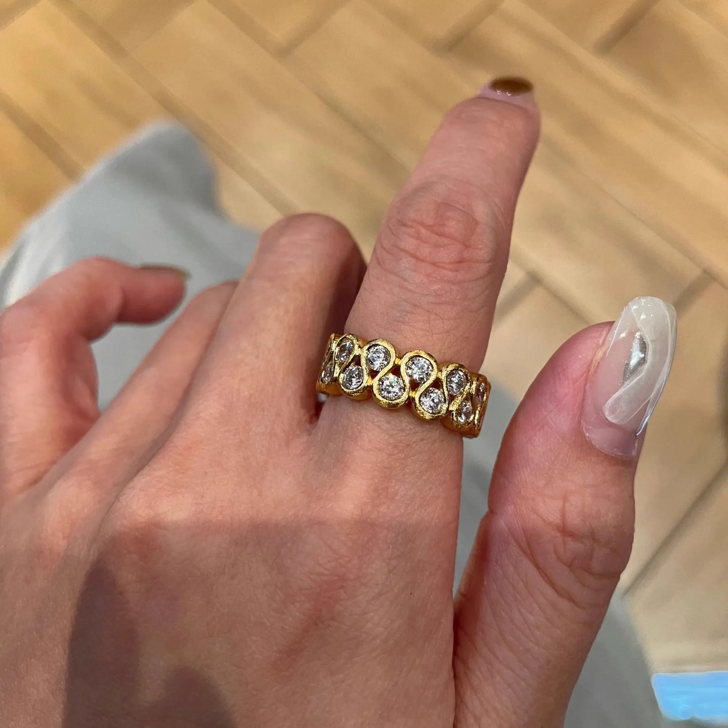 Elegant Gold Diamond Ring
