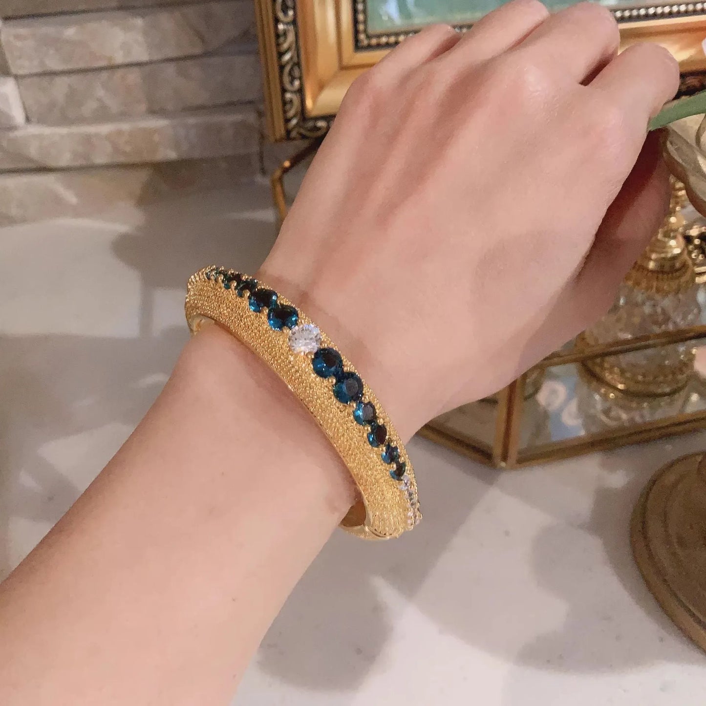 Elegant Sapphire Gold Bracelet