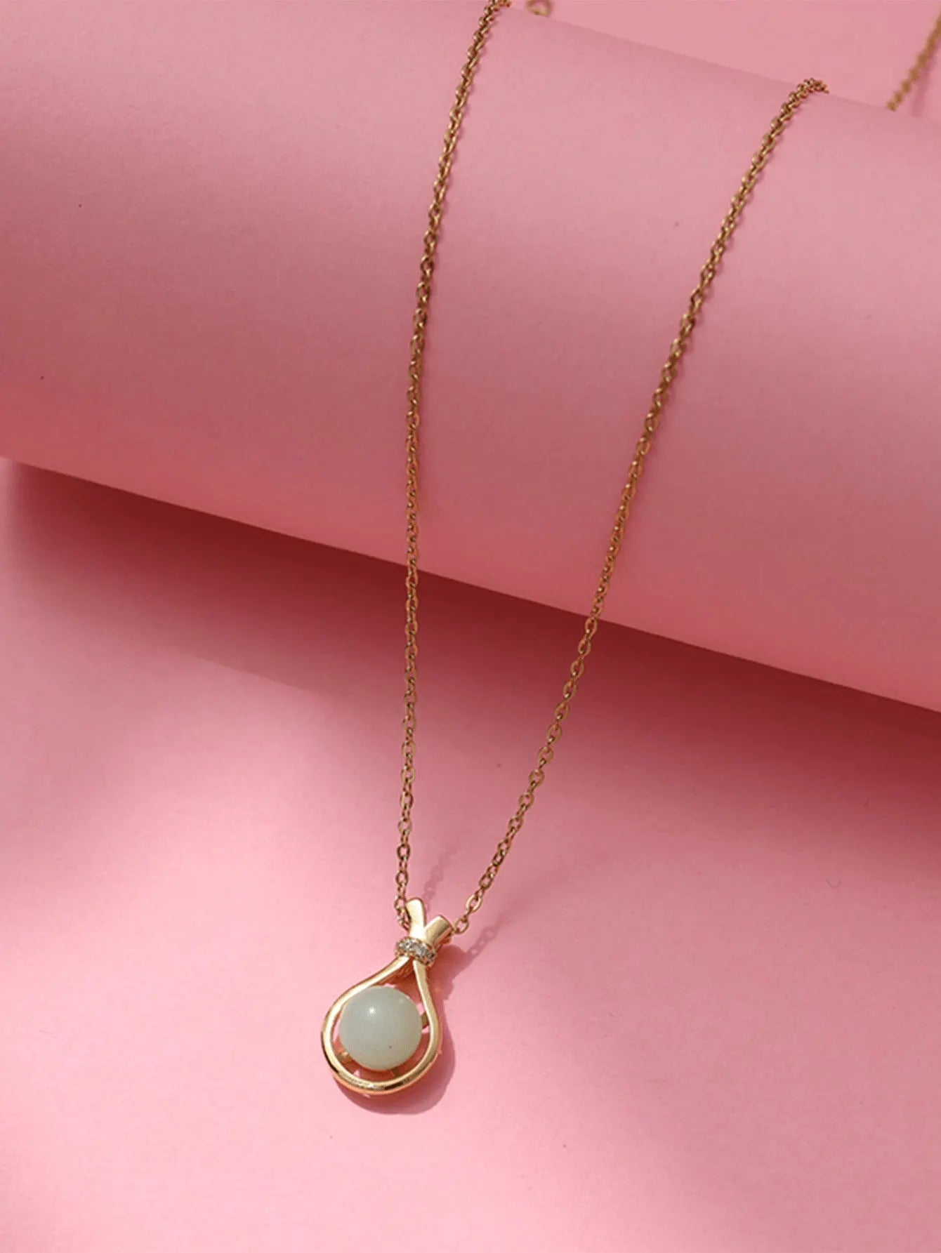 Elegant Jade Pendant Necklace