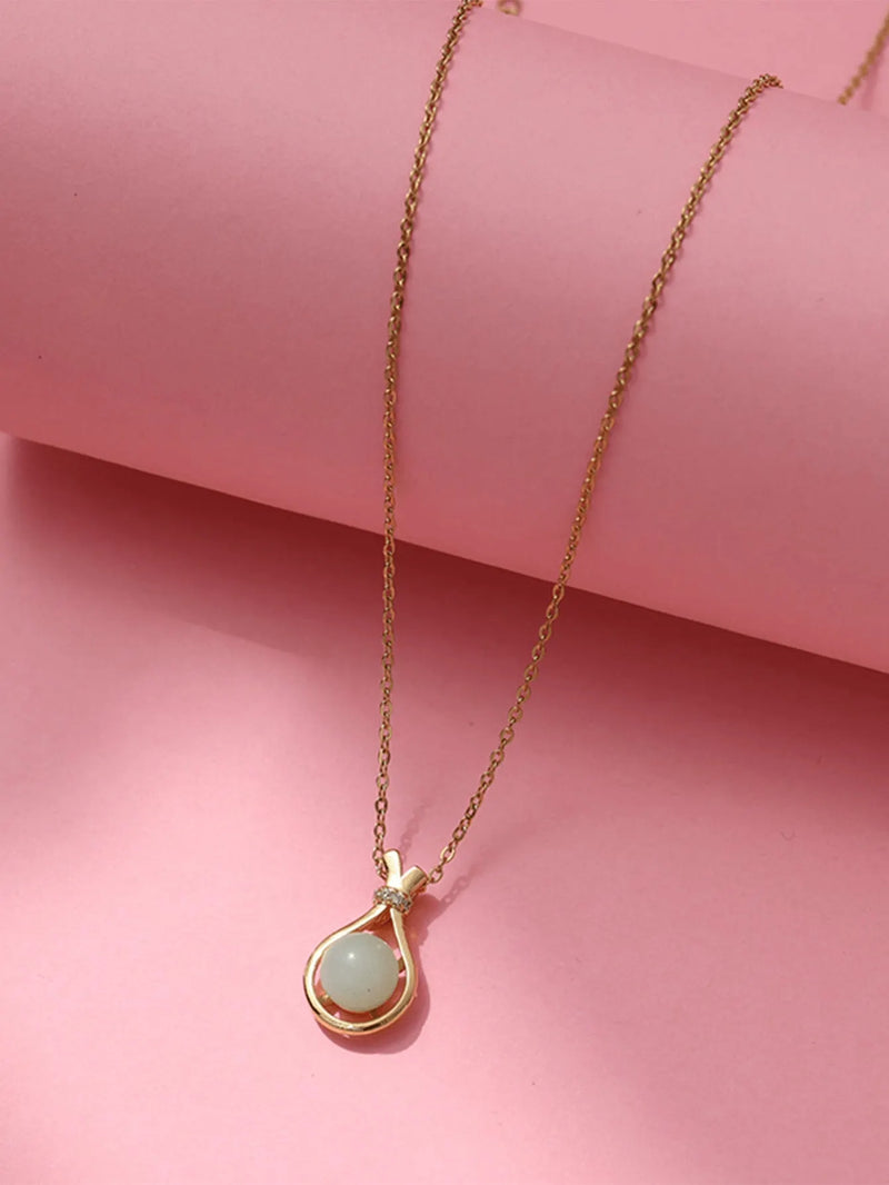 Elegant Jade Pendant Necklace