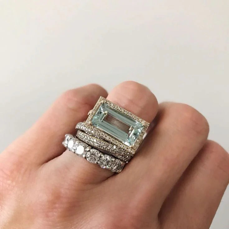 Elegant Aquamarine Ring