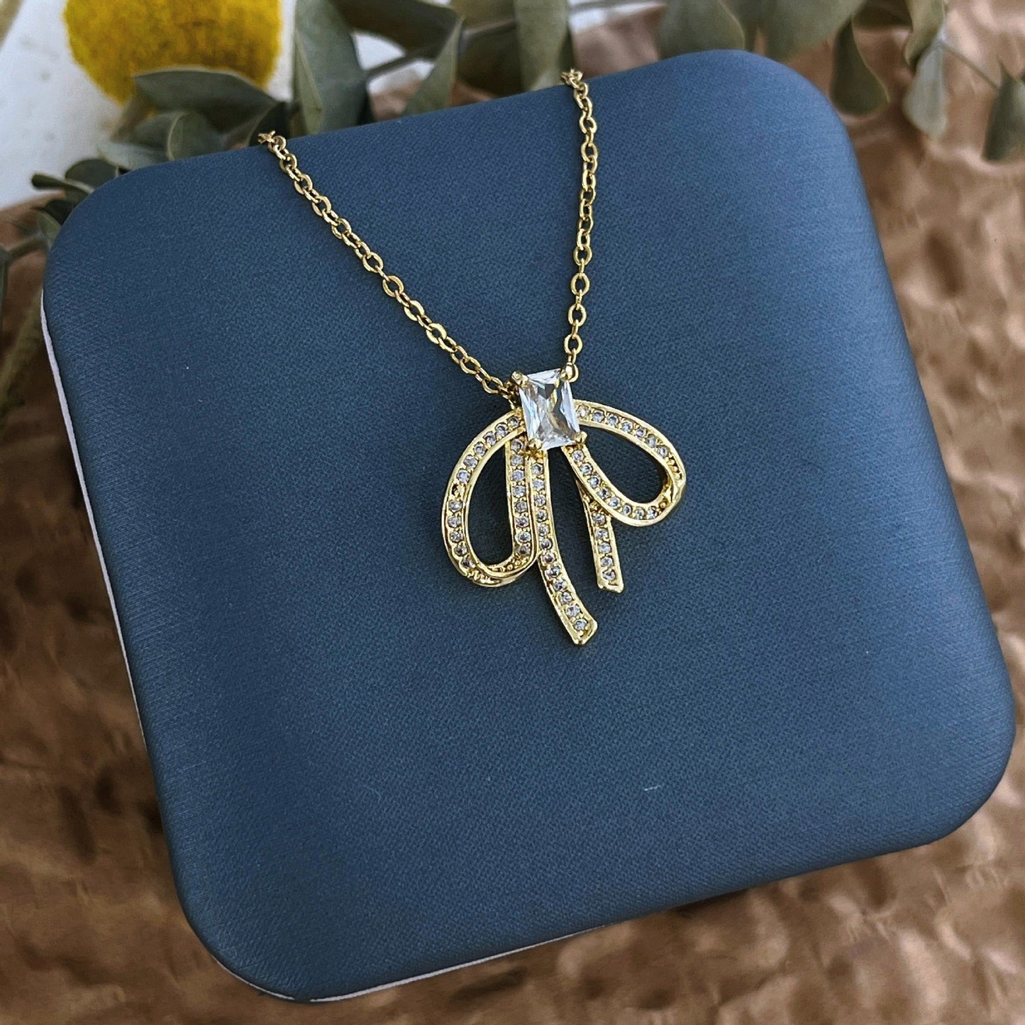 Elegant Bow Necklace