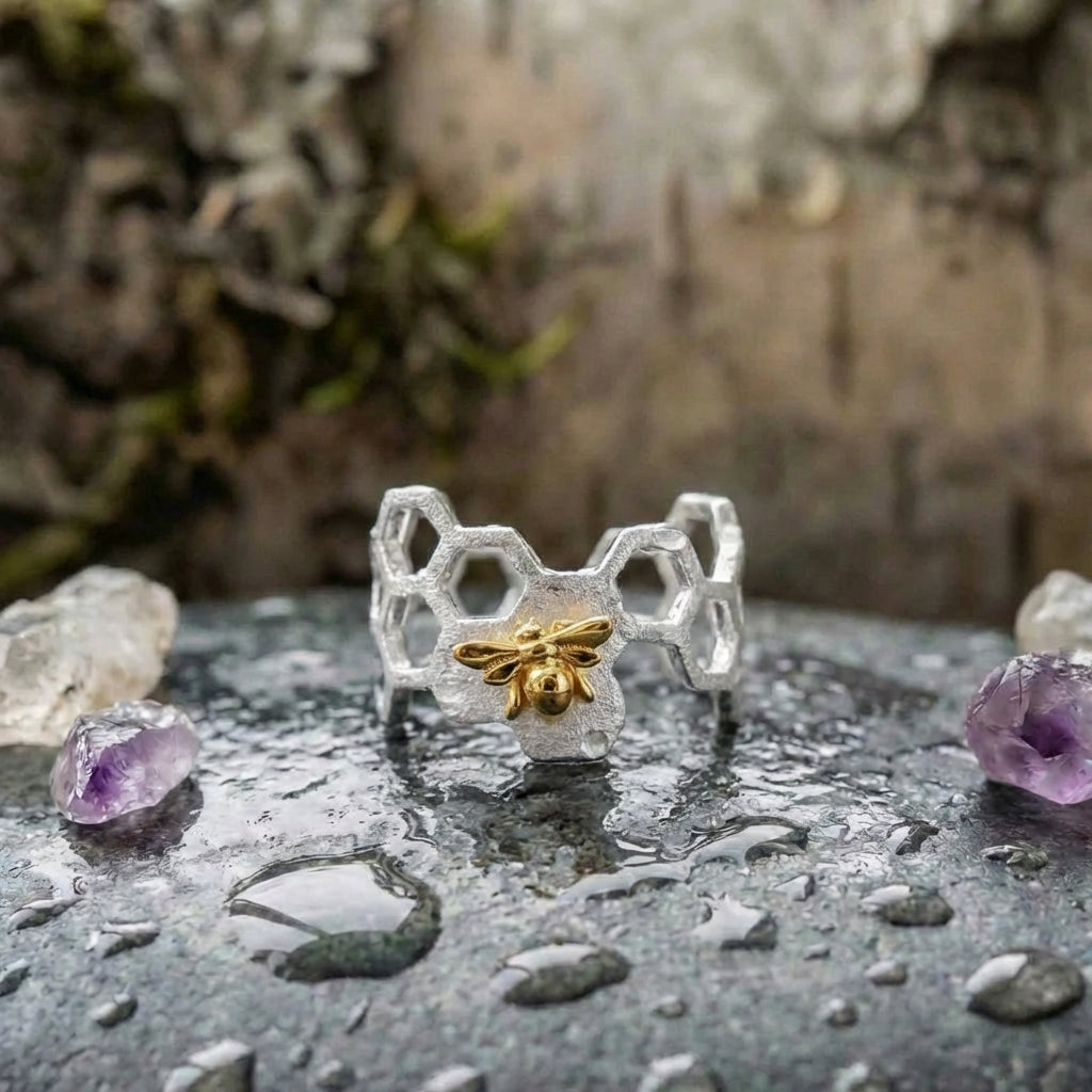 Elegant Bee Geometric Ring