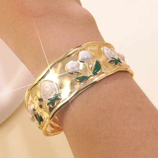 Elegant Pearl Bracelet