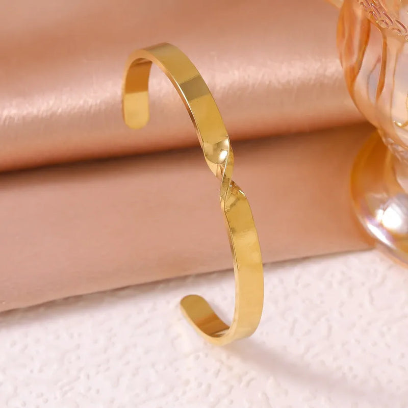 Classic Gold Bracelet