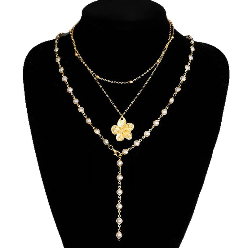 Elegant Pearl Flower Necklace