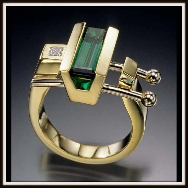 Modern Emerald Gold Ring