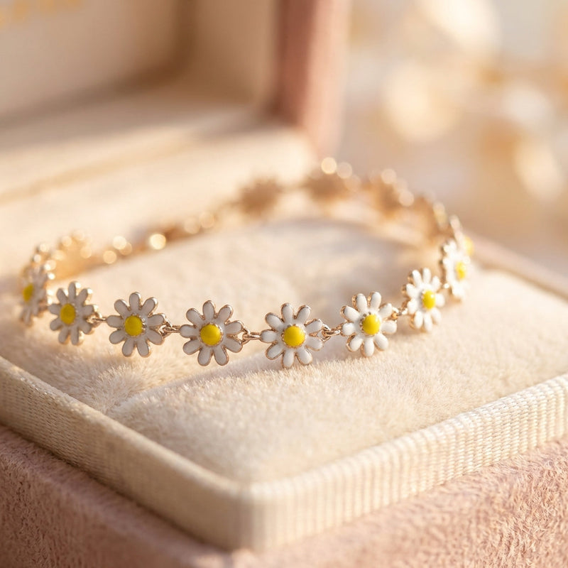 Gold Daisy Necklace