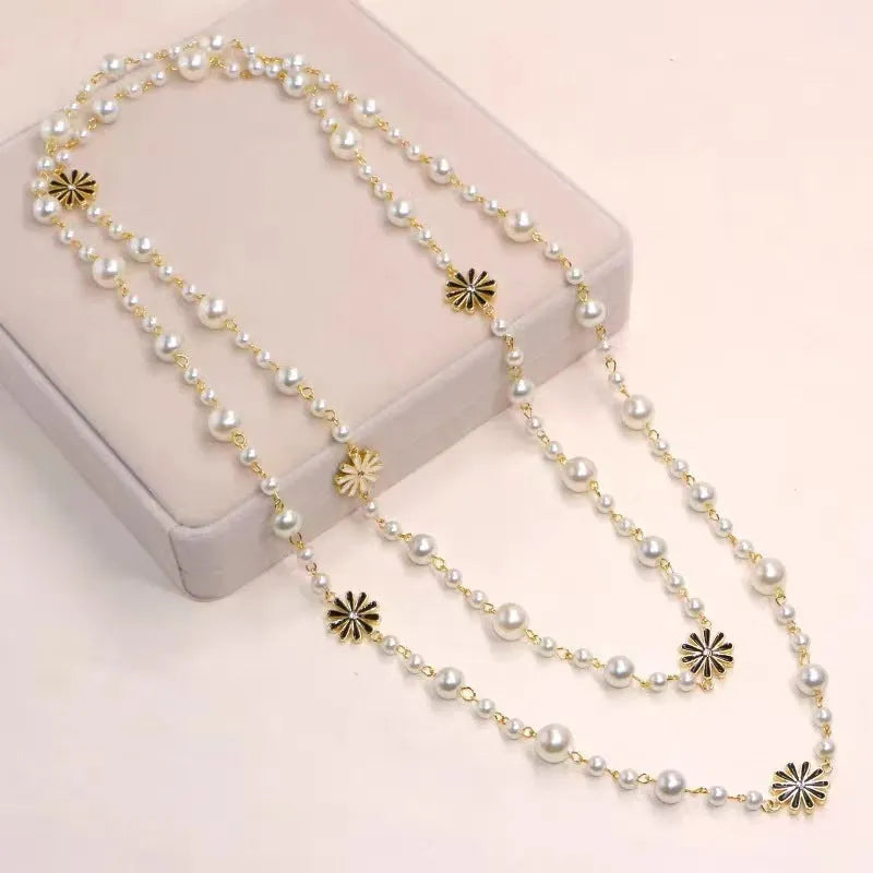 Elegant Pearl Flower Necklace