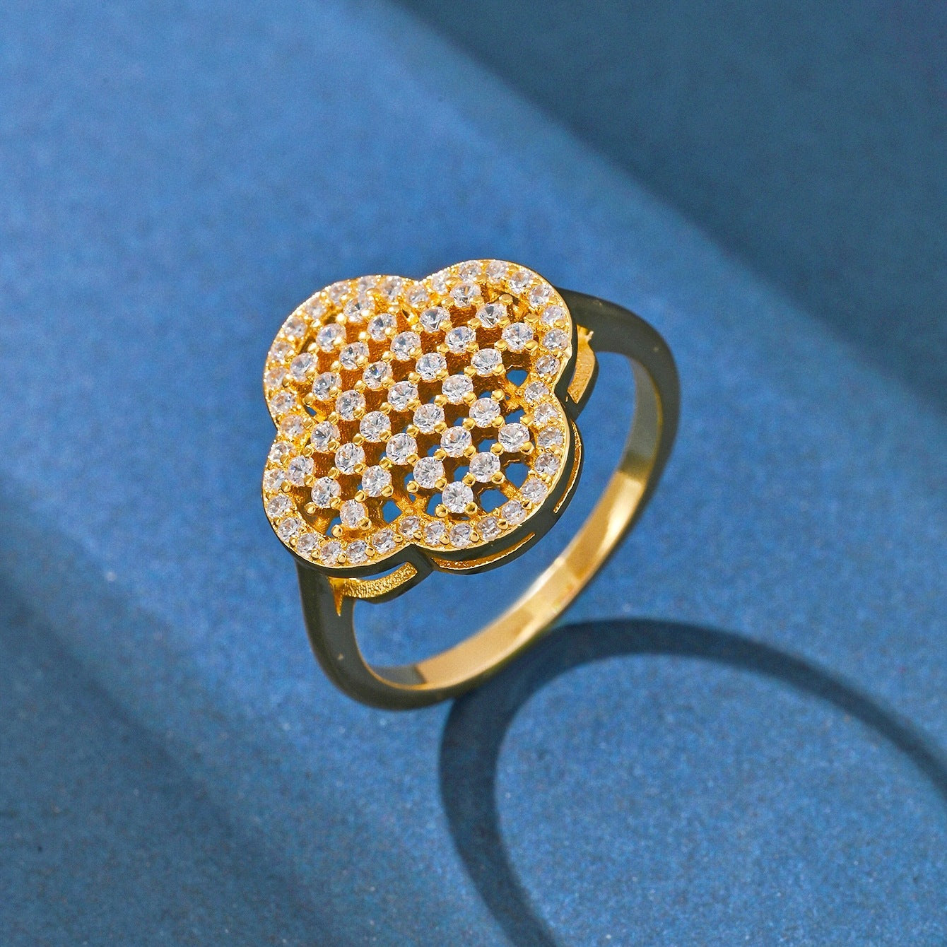 Elegant Gold Clover Ring